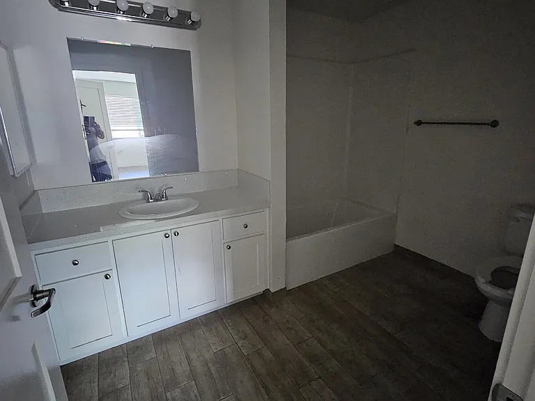 1139 Sumner Ave #6 — Photo 8