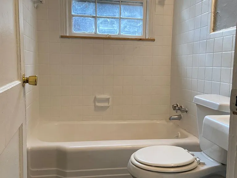27 Stuart Dr — Photo 24