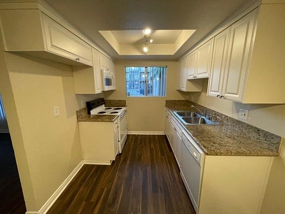4th image of 225 W Verdugo Ave #107