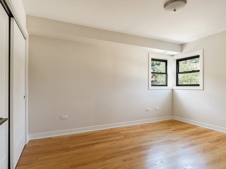 5053 N Troy St #1 — Photo 7