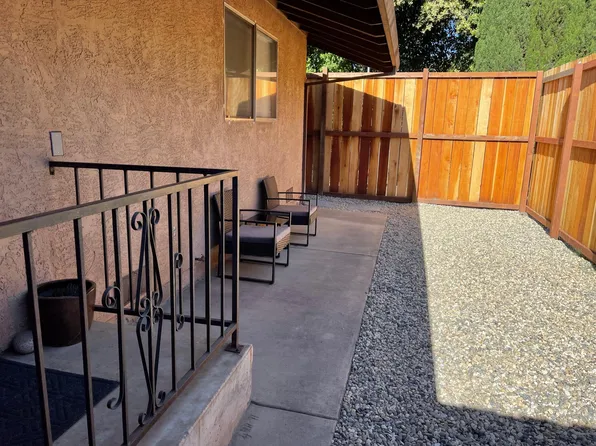 323 Garden Ct, Roseville, CA 95678