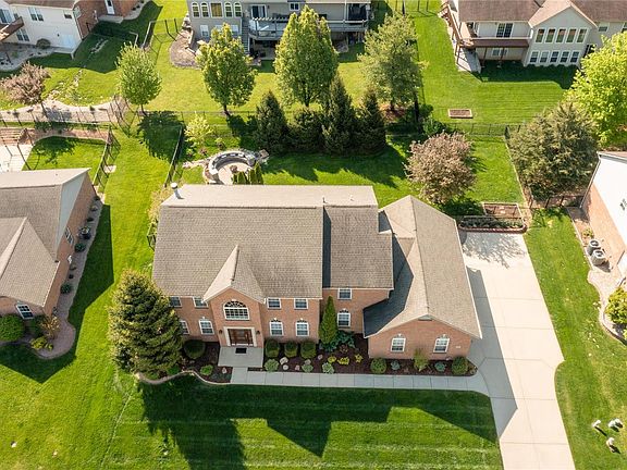 2nd image of 119 Sawgrass Ln