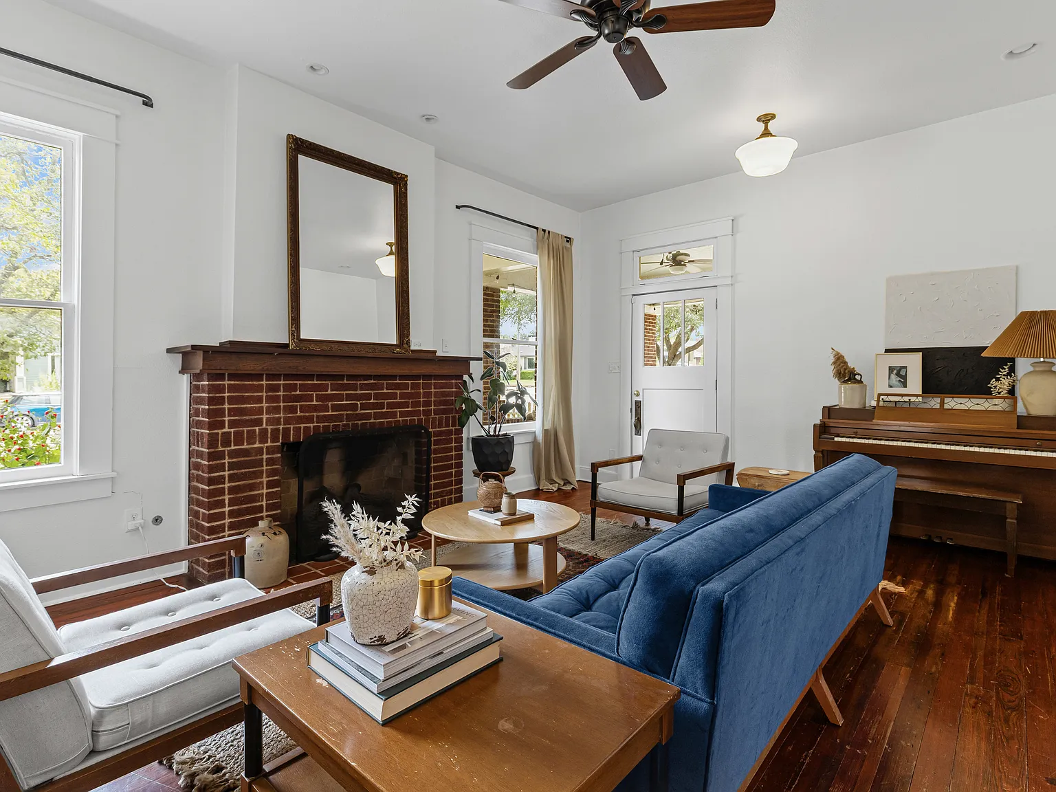 2260 Fairmount Ave — Photo 4