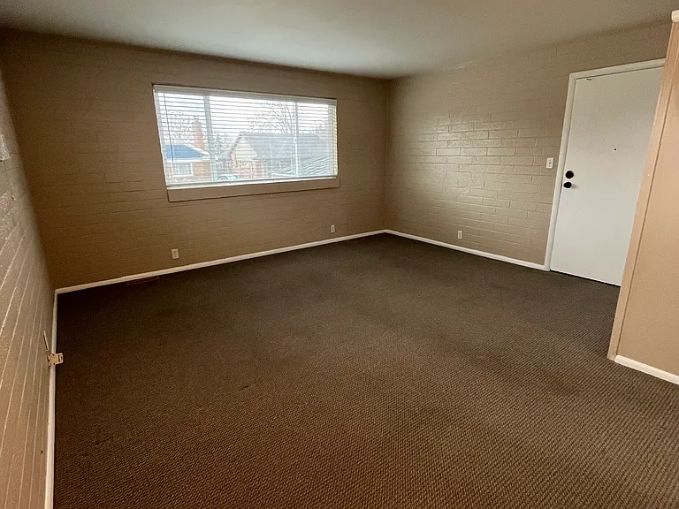 275 E Westminster Ave #1 — Photo 3