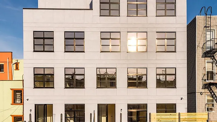 Rented by Nooklyn NYC LLC | media 113