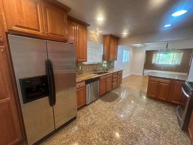 429 Paulette Pl — Photo 6