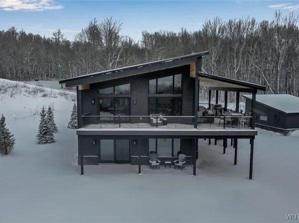 8 Trail Hts, Ellicottville, NY 14731