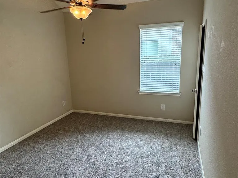 10006 Kendahlwood Ln — Photo 16