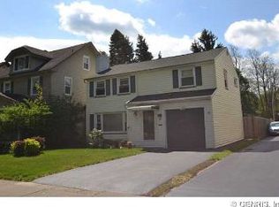 95 Parkside Cres, Rochester, NY 14617