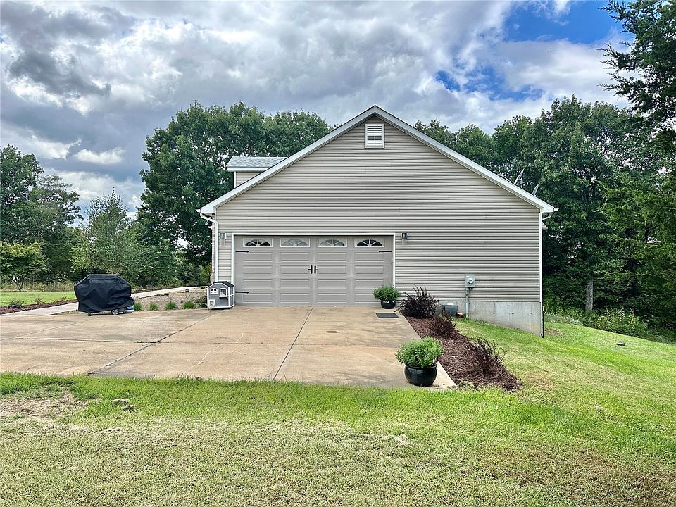 2nd image of 4131 Saddle Ridge Rd