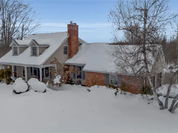 1330 Sturgeon Point Rd, Derby, NY 14047