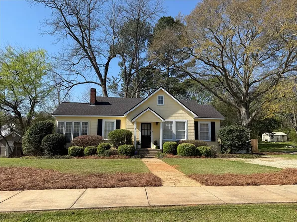 302 N 12th St, Opelika, AL 36801