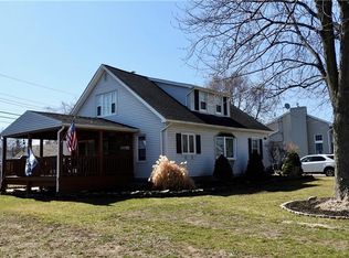 369 Homecrest Dr, Amherst, NY 14226
