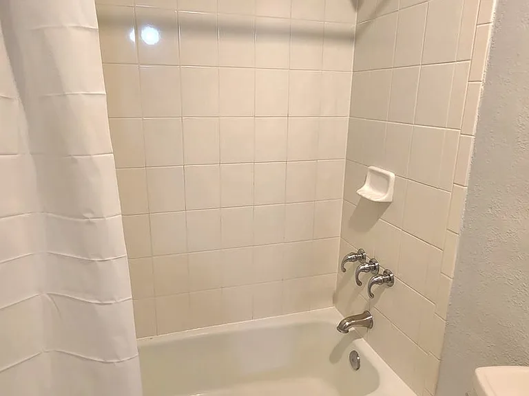 127 S Avenue 64 — Photo 9