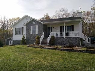 1261 Virginia Woods Dr, Moneta, VA 24121