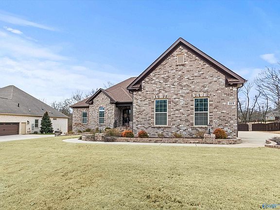 5th image of 119 Hollow Ridge Cir