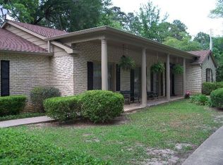 1913 Hughey Dr, Longview, TX 75601