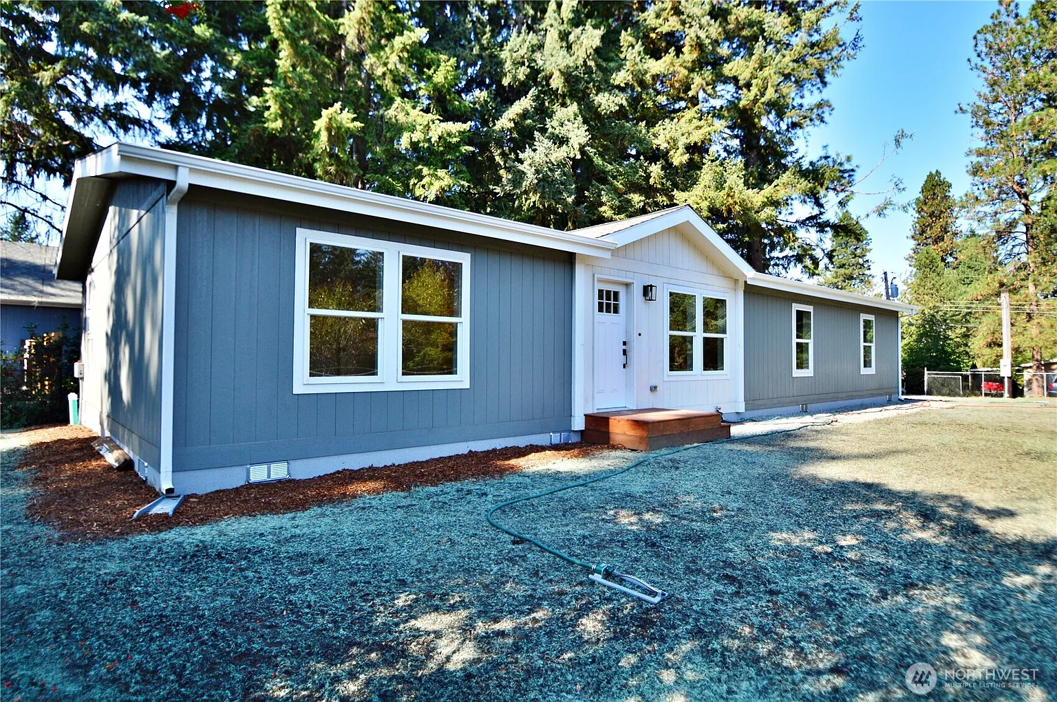 8844 Thuja Avenue SE photo 1