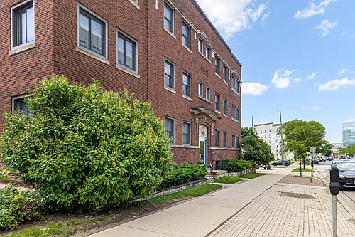 2311 E North Ave #13 Photo 1