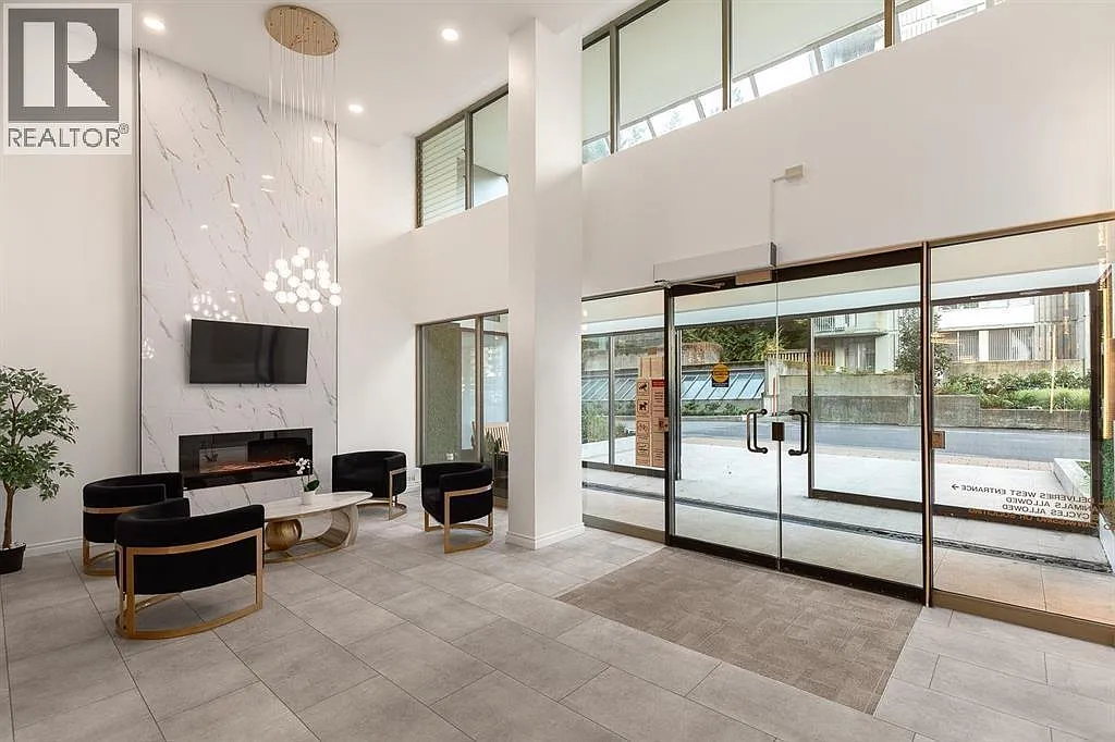 2 bed, 1.5 bath, 1120 sqft, $3,200 — Photo 4