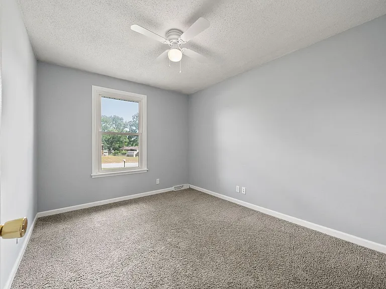 167 Taft Dr — Photo 16