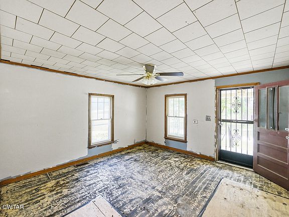 3rd image of 167 W 3rd St