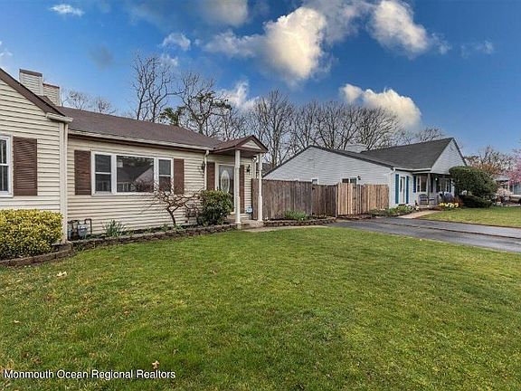 3rd image of 2052 Lamplighter Dr
