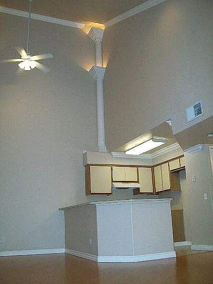 Alcantara Home Apts — Photo 27