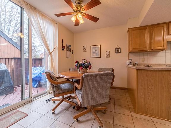 Eat-In Kitchen