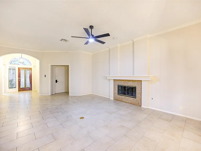 1231 Parkhaven Ln — Photo 4