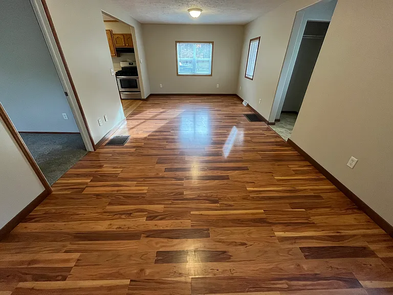 2025 W 32nd St — Photo 5