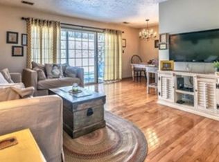 563 Brandywine Dr, Cranberry Township, PA 16066