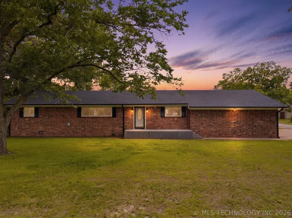 219 E Ozark St, Morris, OK 74445