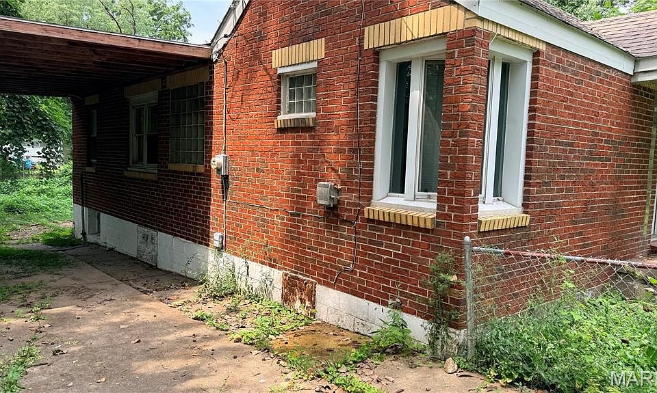 2nd image of 10151 Clairmont Dr