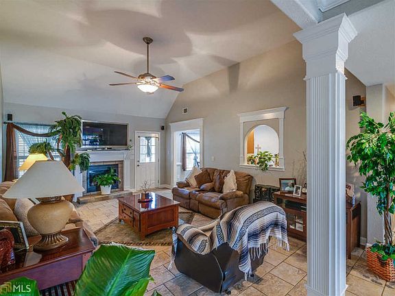 5th image of 2173 Grant Ave