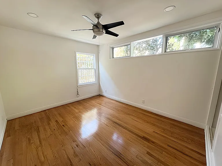 215 N Kenmore Ave #D — Photo 12
