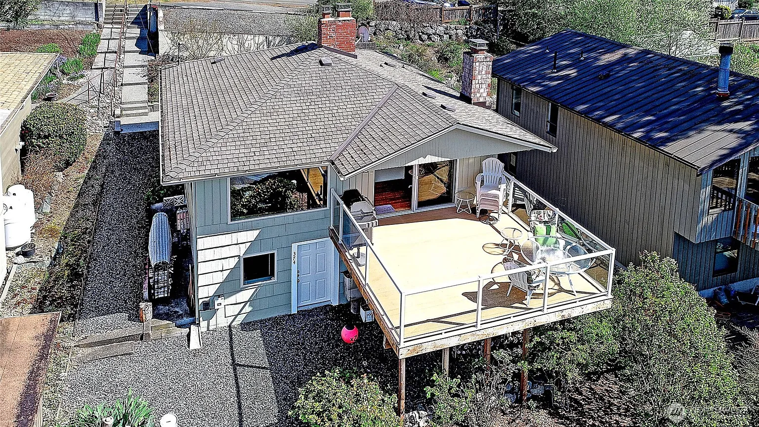 374 Alder Street photo 1