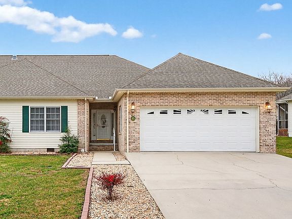 3rd image of 85 Santee Ct