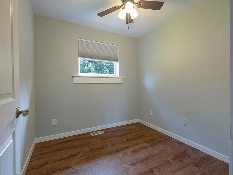 1104 Washington Dr — Photo 27