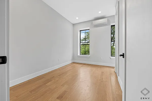 Rented by ERNY LLC | media 8