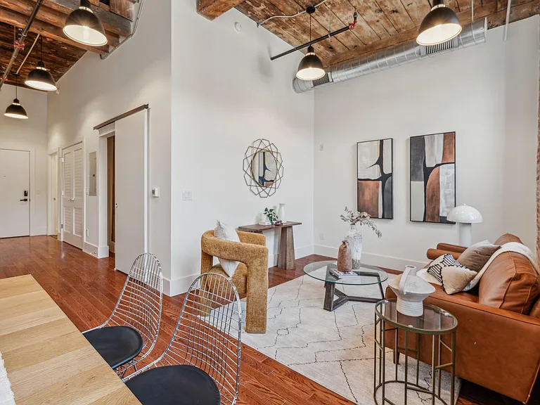 1801 N Howard St #207 — Photo 5