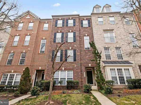 2218 Margraf Cir, Woodbridge, VA 22191