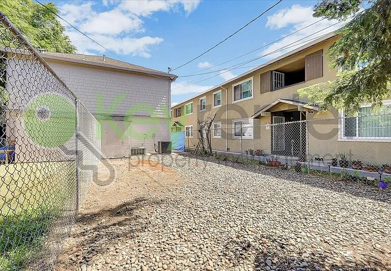 3220 2nd Ave — Photo 27