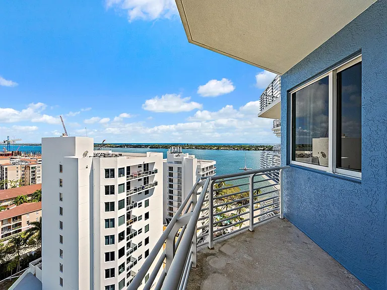 1551 N Flagler Dr #Penthouse L7 — Photo 17