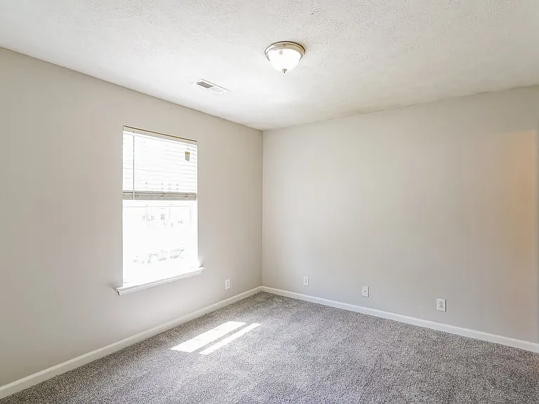 7480 Maggie Dr — Photo 10