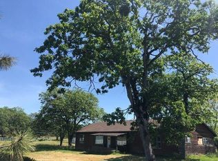 3941 Sams Valley Rd, Gold Hill, OR 97525