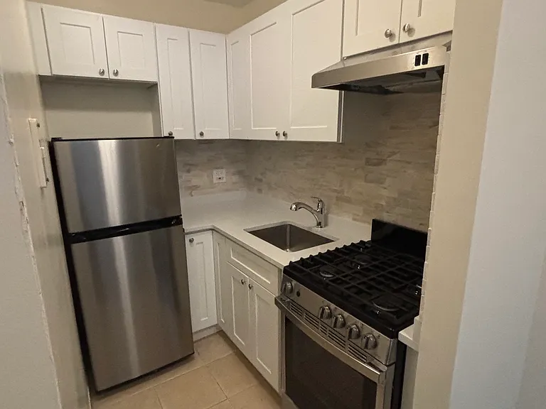 156 E 30th St #3C — Photo 2