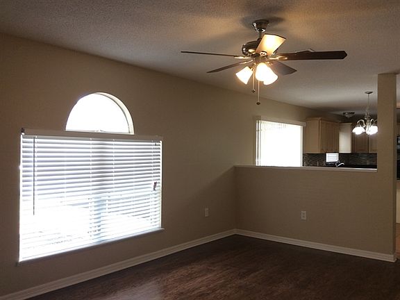 4th image of 1139 Normandy Dr