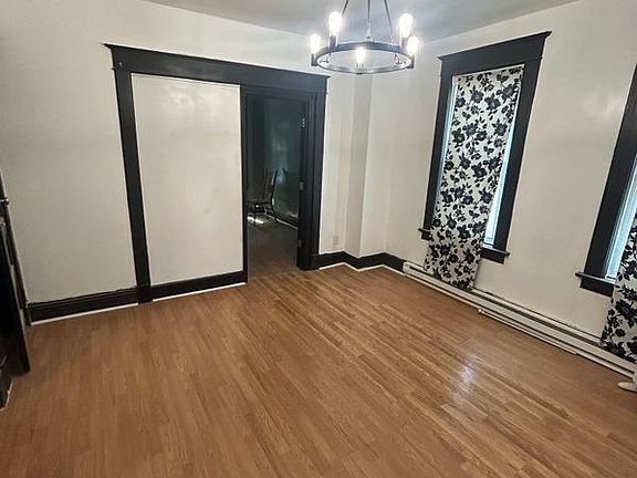 4th image of 69 Lark St