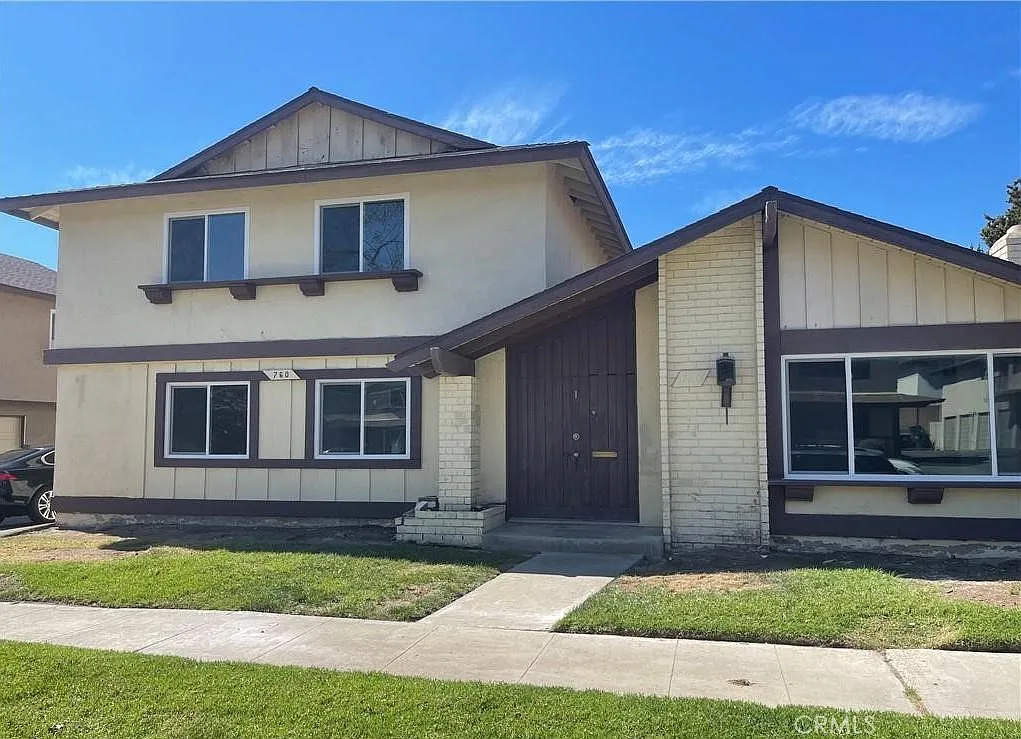 2 bed, 1.0 bath, 880 sqft, $2,600 — Photo 1